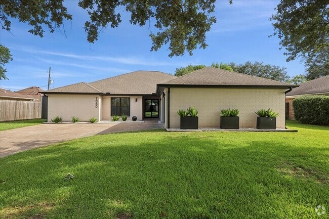 Building Photo - 7060 Burlington Dr Rental