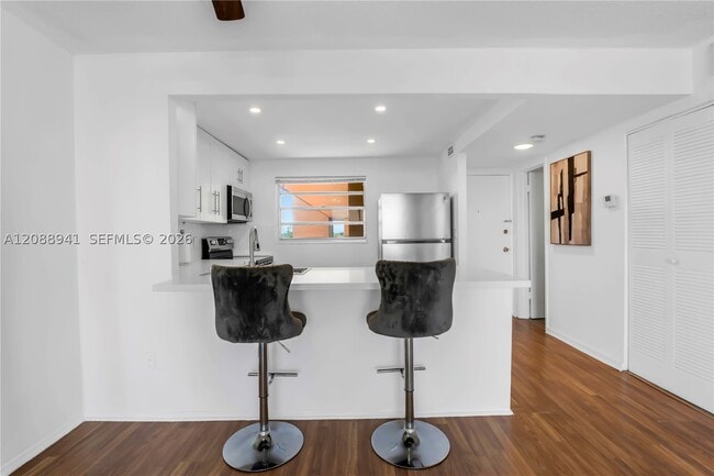 Building Photo - 16400 NE 17th Ave Unit 601