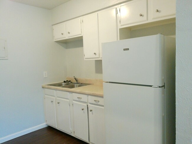 Photo - 2026 Waldron Rd
