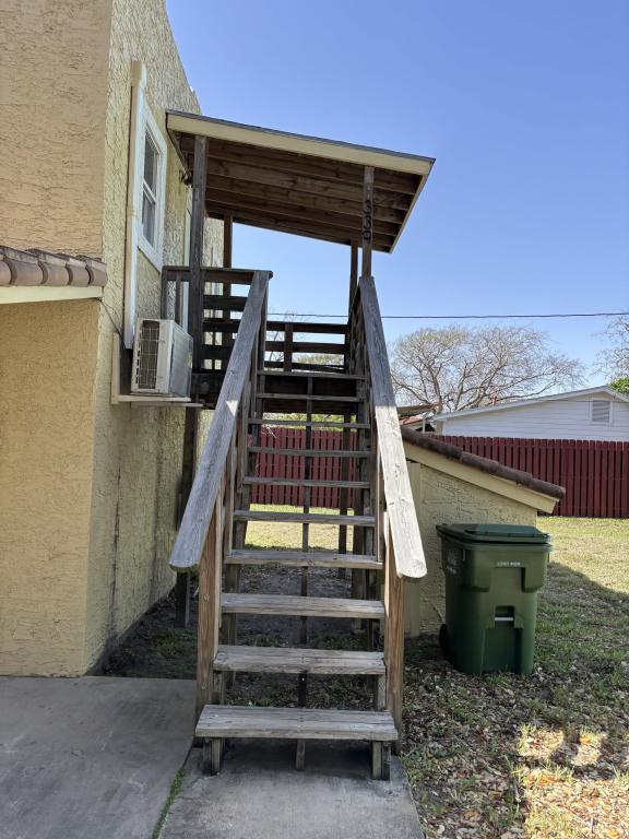 Photo - 339 S Whitney St