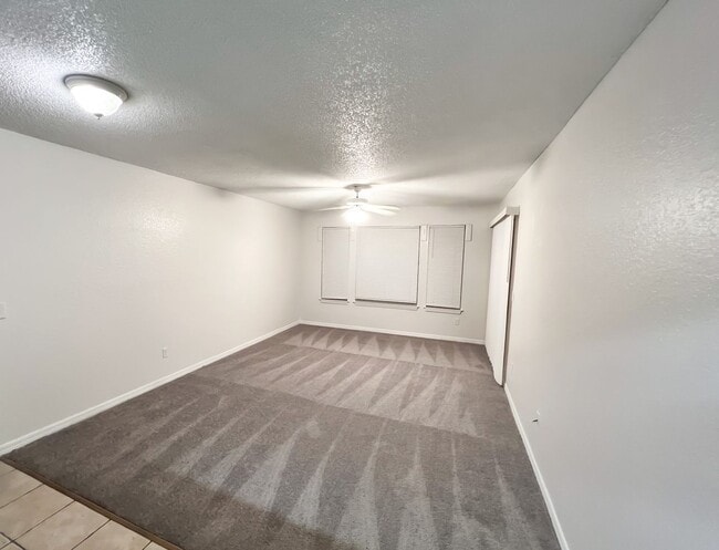 Photo - ** FOR SALE w/ FRI Agent ** TW4013 Unit TW4013