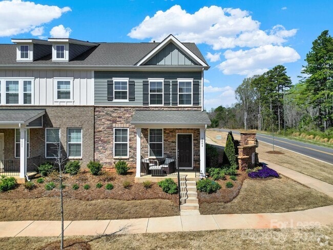 Building Photo - 8004 Whitegrove Rd Rental