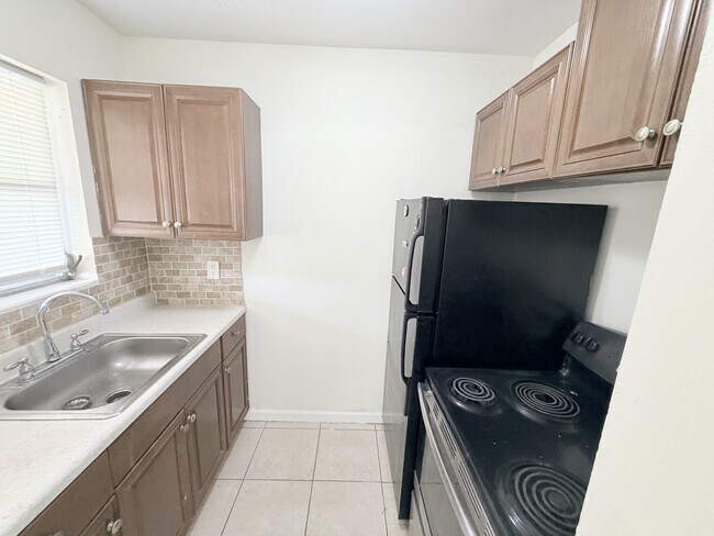 3030 NW 43 Terrace