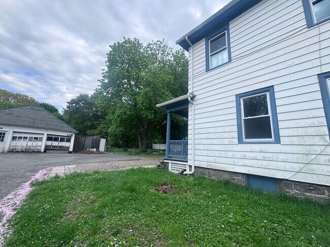Photo - 32-34 Linnell Street, Unit #34 Unidad #34