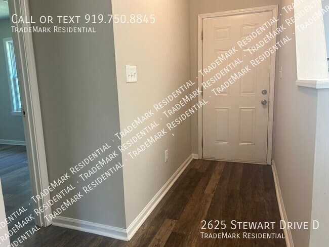 Photo - 2625 Stewart Dr