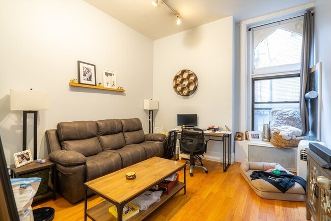 Photo - 271 Dartmouth St Unidad 1D Rental