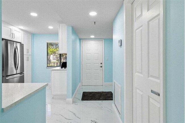 Photo - 7076 Huntington Ln Unit 207