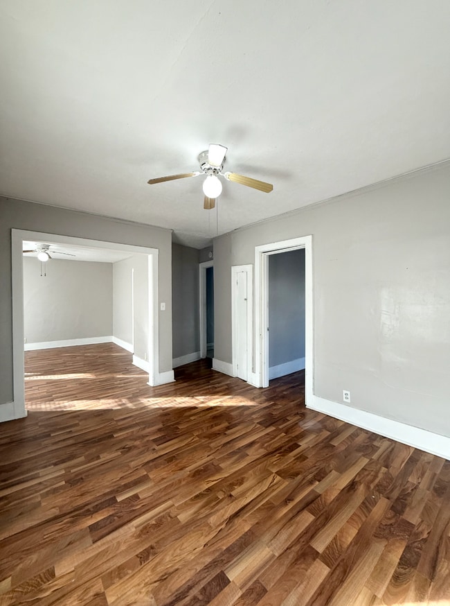 Building Photo - 1911 Park Ave Unit 2