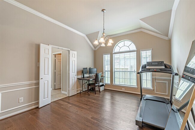 Photo - 119 Emerald Loch Ln