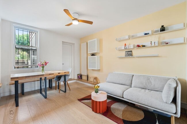Photo - 320 67th St Unit 1