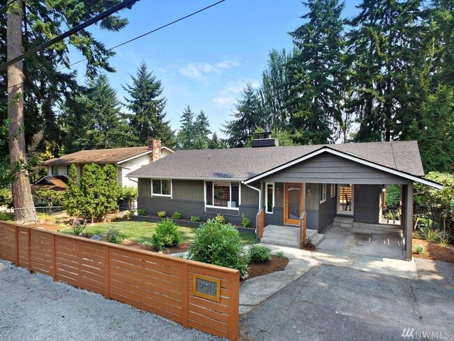 Building Photo - Gorgeous 4 Bedroom, 4 Bath +Bonus Room in Richland Heights