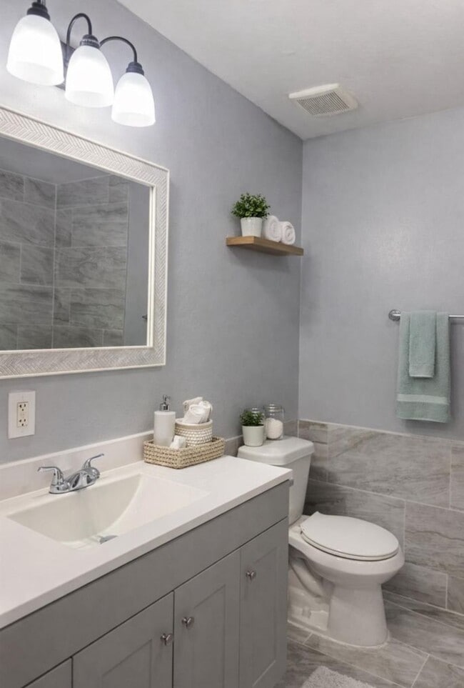 Photo - 4515 Oxford St