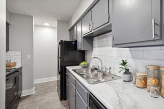 Photo - Nottingham Apartments