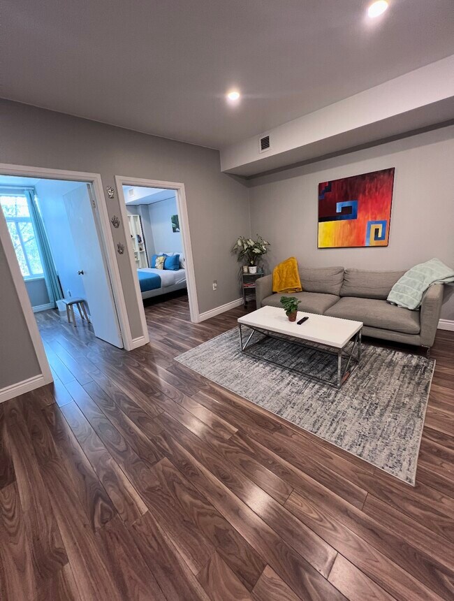 Photo - 828 Dundas St W Unité 2nd Flr