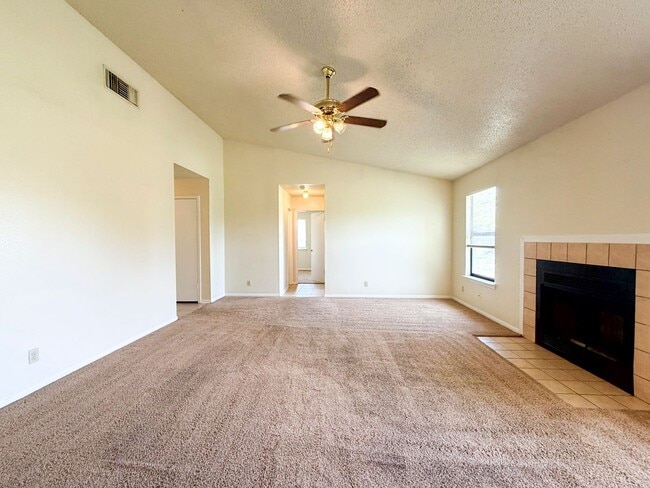 2607 Bluebonnet Dr