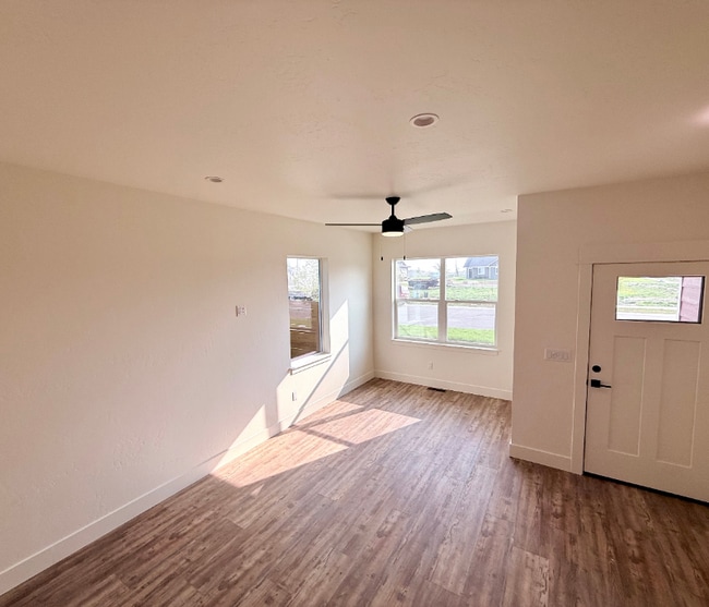 Photo - 604 Holstein Way