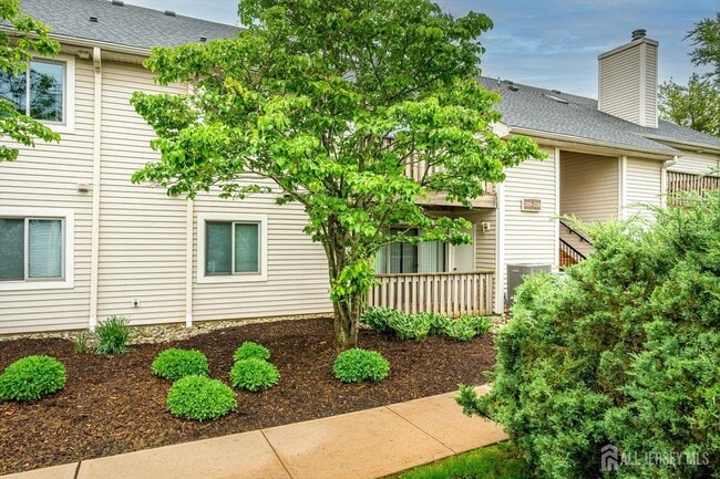 Building Photo - 2310 Aspen Dr