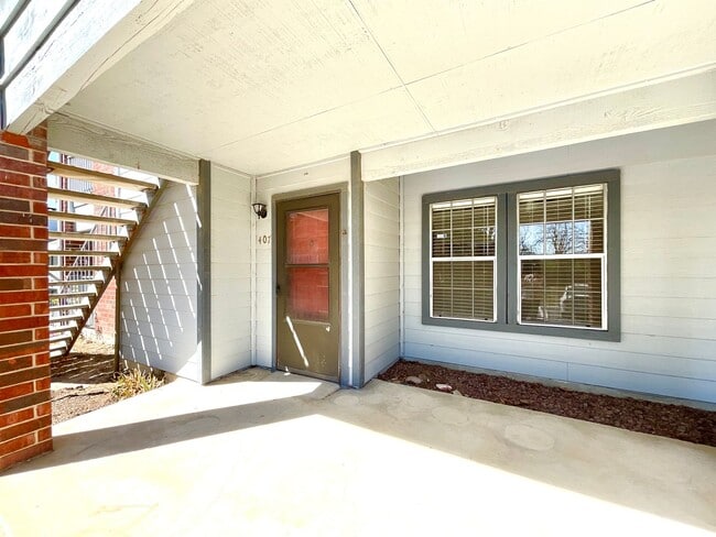 Building Photo - Move-In Ready 2BD/2BA with Fireplace, In-Unit Laundry & Community Pool!