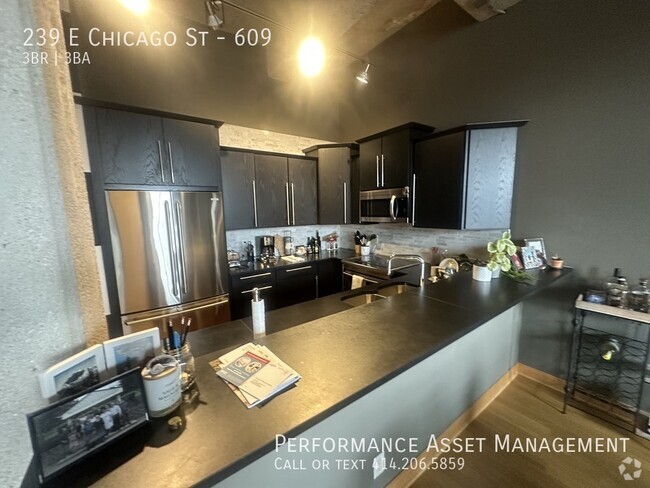 Building Photo - 239 E Chicago St Unit 609 Rental
