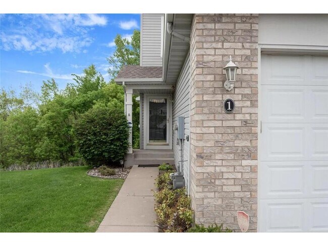 Photo - 5225 Holly Ln N