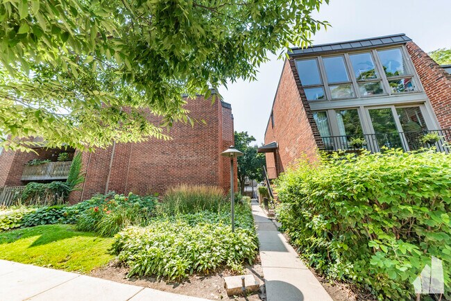 Photo - 2036 N Larrabee St Condo Unit 8103