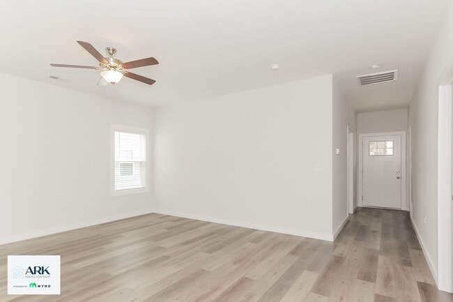 Photo - 2626 Hemphill St