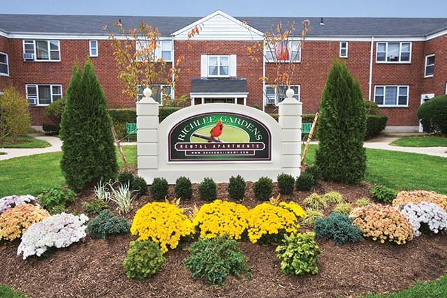 Richlee Gardens - Richlee Gardens Apartments
