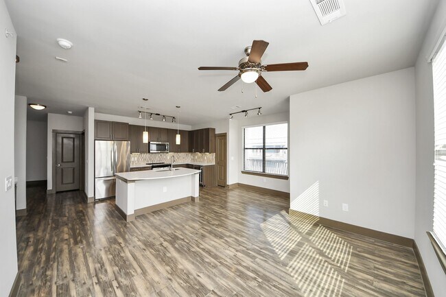 Photo - 5454 State St Unit 1519