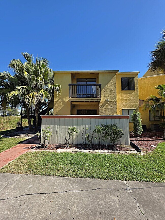 Photo - 2925 Winkler Ave Unit 910