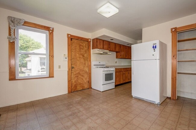 Building Photo - 48 South St Unit 1