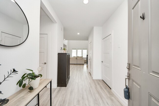 Photo - 1548 Dawn Hbr Dr