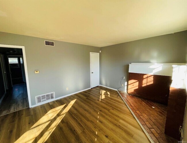 Photo - 1653 N Yarbrough Ct