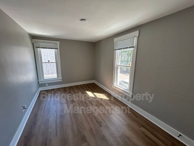 Photo - 709 Cottage Ave