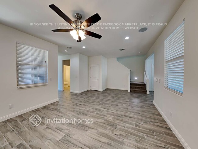 Photo - 242 N 69th Pl