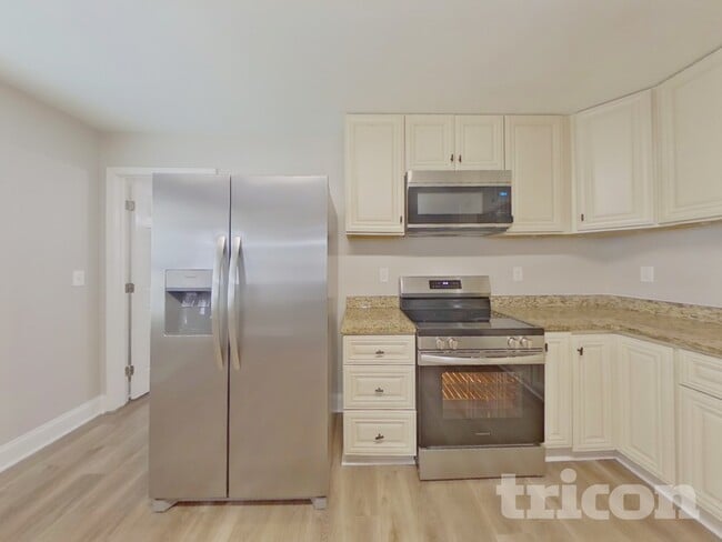 Photo - 717 West Blvd House