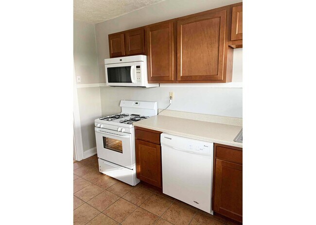 Building Photo - 415 Probasco St Unit 423-06