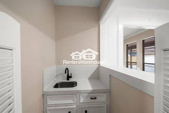 Photo - 16627 Aldenham Pl