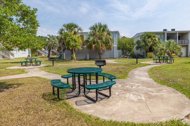 Courtyard /Barbeque Area
