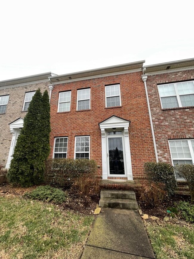 Building Photo - Lenox Village!