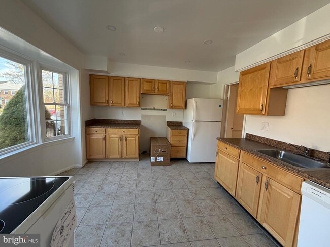 Building Photo - 2998 Covington St