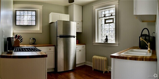 Building Photo - 54 Normal St Rental