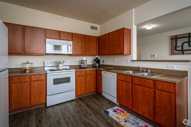 2BR, 2BA - 1332SF - Crossings at Hillcroft