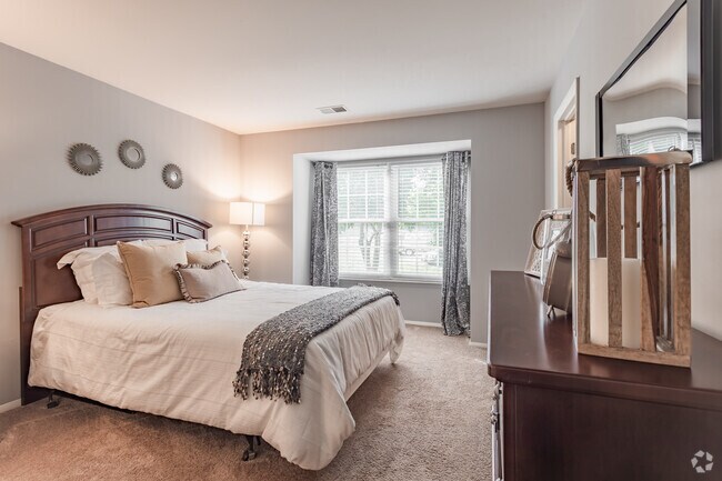 2BR,2BA,-934SF The Preakness