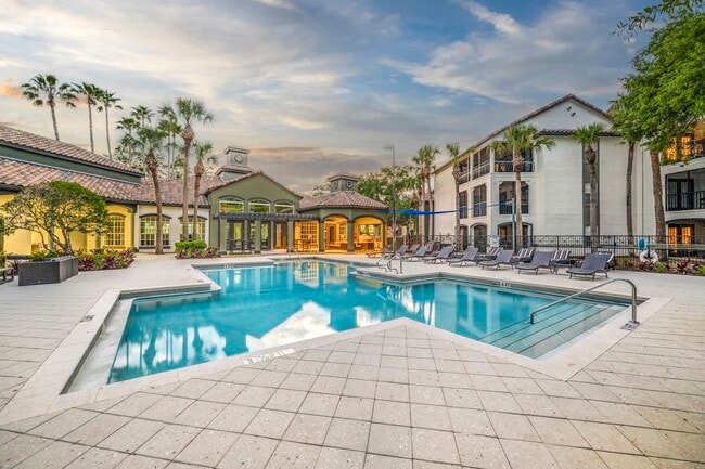Building Photo - Mezzo of Tampa Palms Rental