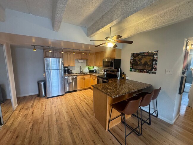 33 Corona St