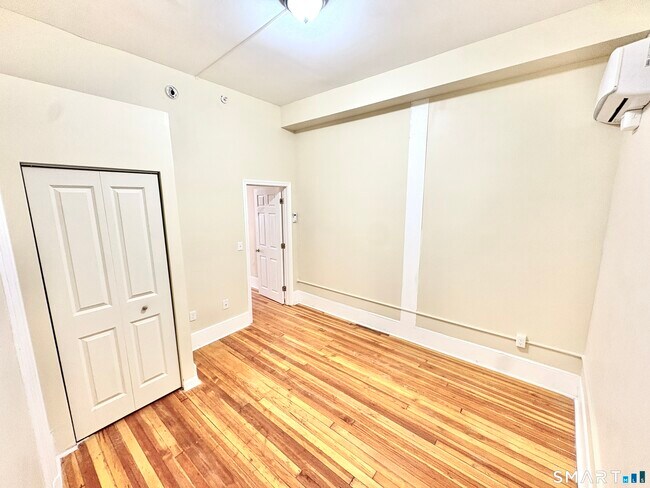 Photo - 105 Bank St Unit 3B