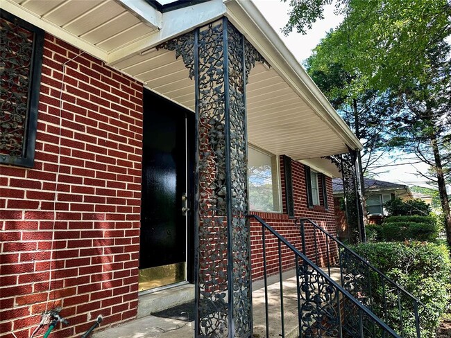 Photo - 1009 Rosedale Dr