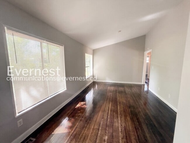 Photo - 1232 Oakwood St