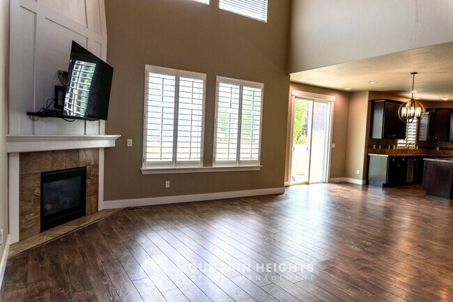 Photo - 3953 Sand Lake Dr