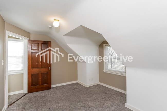 Photo - 4854 N 73rd St